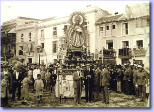 Virgen de la Alegria por la Avda. Constitucion (1920) Archivo Sanchez Pando