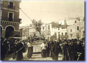 Pastora Capuchinos entrando en la Plaza San Francisco (1915) archivo Snchez del Pando