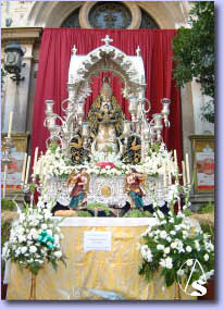 Ntra. Sra. de la Sierra presidiendo el Altar de Glorias 2003 / Foto: Francisco Santiago