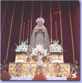 Virgen del Voto presidiendo Altar de pasin (El Salvador - 2001) / Foto: Francisco Santiago