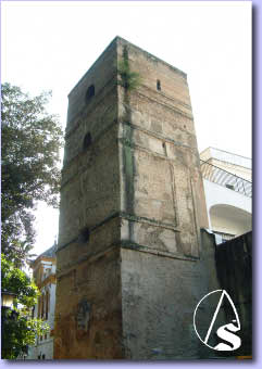 Murallas del Barrio de Santa Cruz