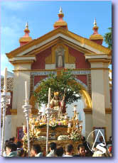 Salida de la Divina Pastora desde el Convento Capuchino